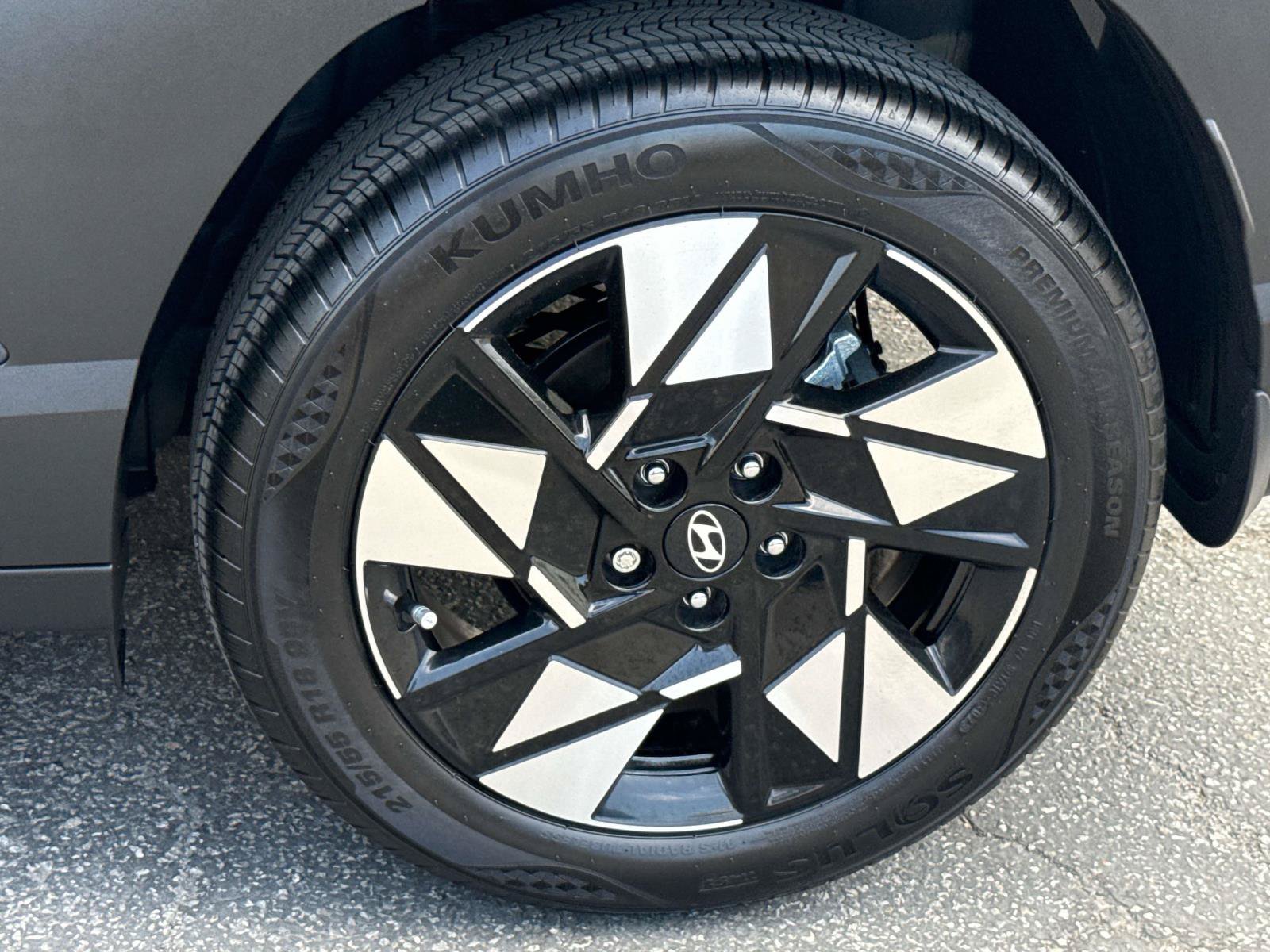 Used 2024 Hyundai Kona SEL FWD image 31