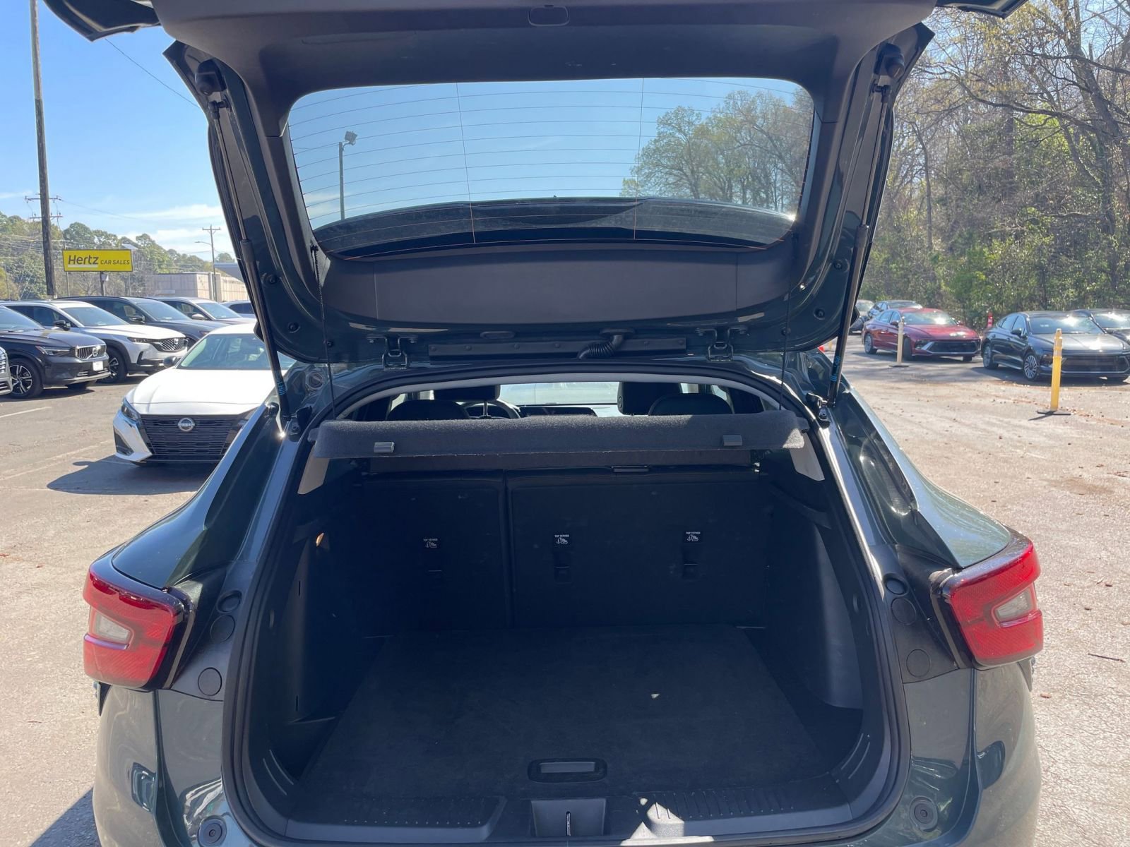 Used 2025 Chevrolet Trax LT w/ LT Convenience Package image 30