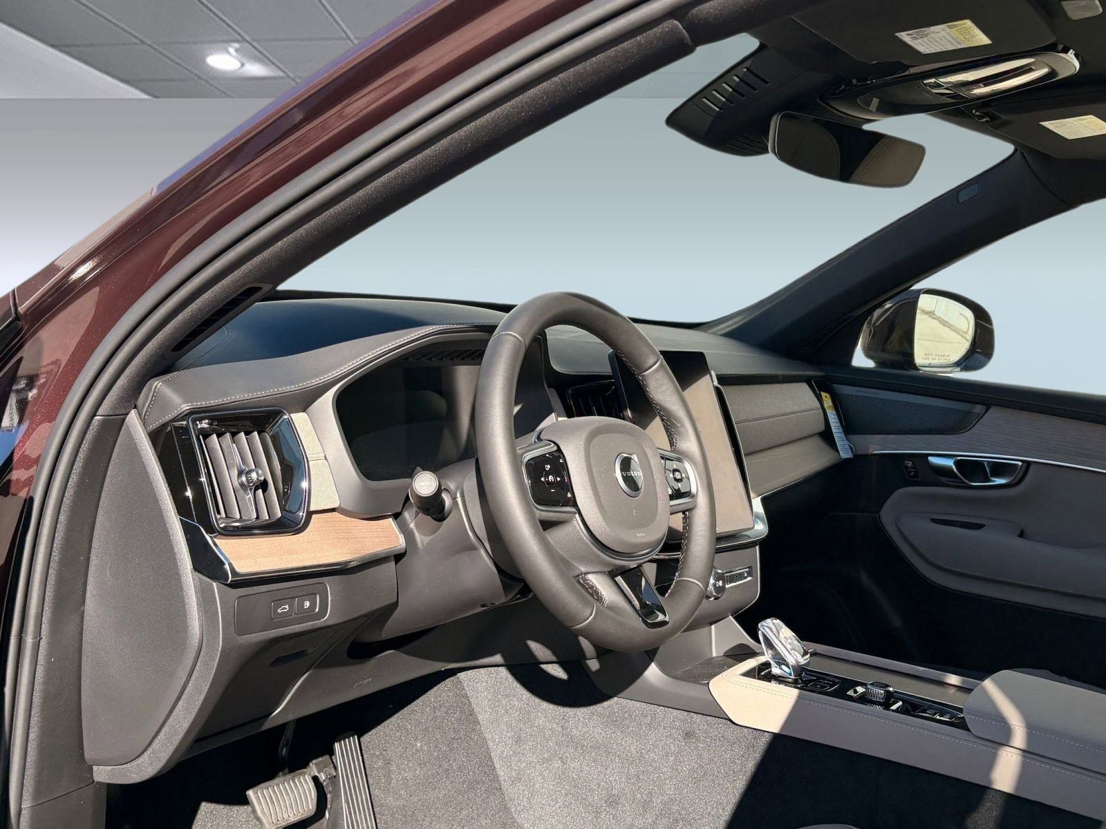 New 2026 Volvo XC90 T8 Plus image 4