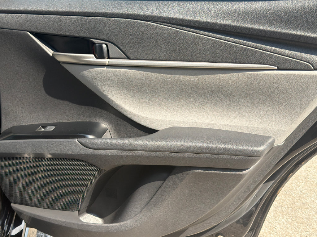 Used 2025 Toyota Camry SE w/ Convenience Package FWD image 24