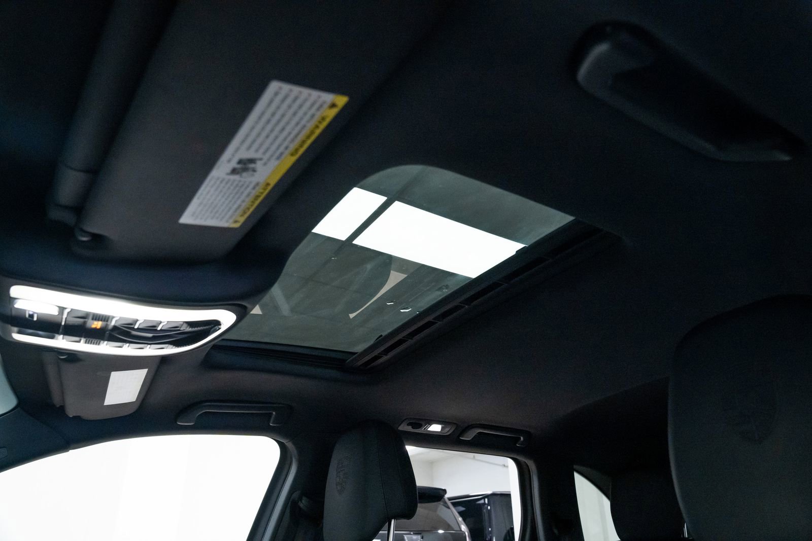 Used 2016 Porsche Cayenne image 16