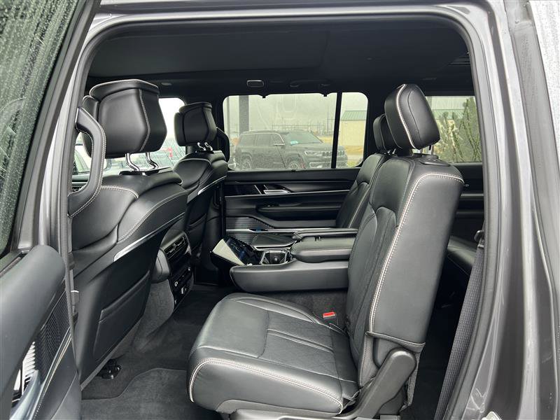 Used 2024 Jeep Grand Wagoneer Series II w/ Quick Order Packagew 28T image 15