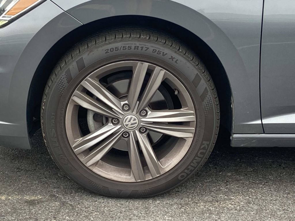 Used 2019 Volkswagen Jetta R-Line FWD image 11