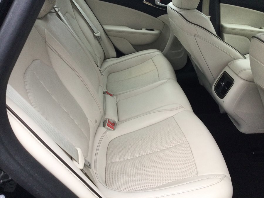 Used 2015 Chrysler 200 C w/ Navigation & Sound Group I image 16