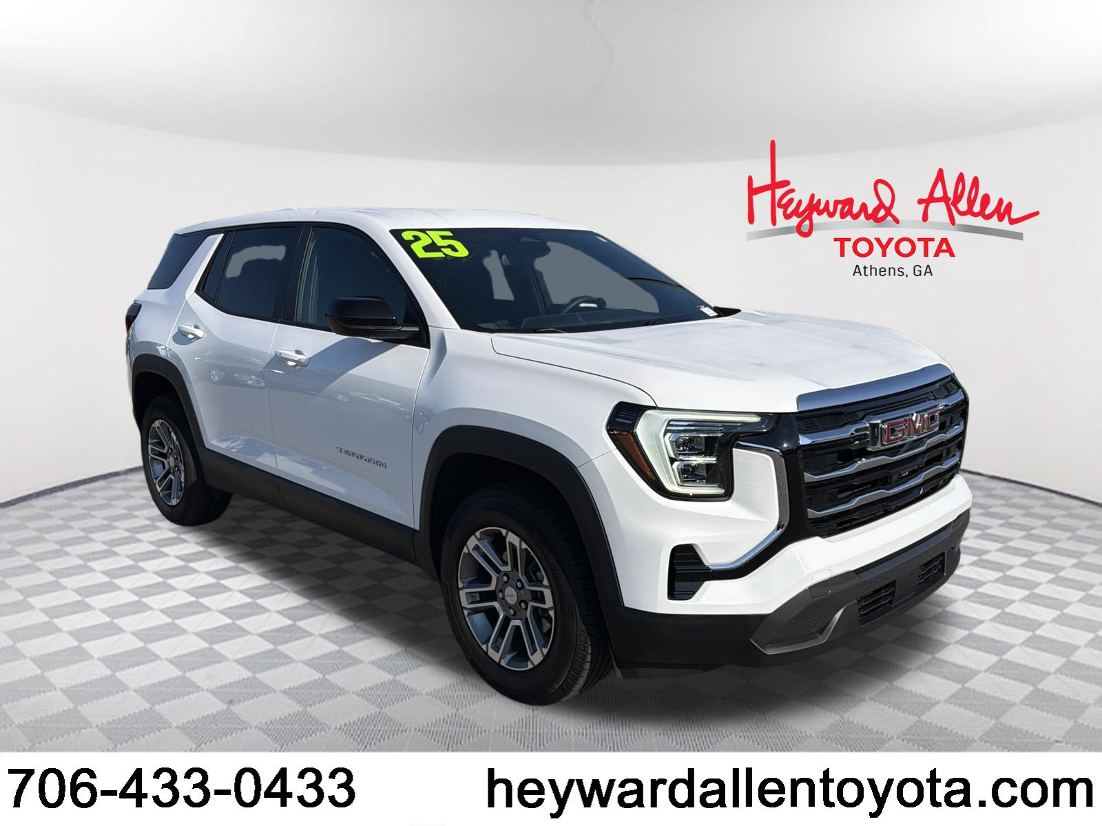 Used 2025 GMC Terrain Elevation
