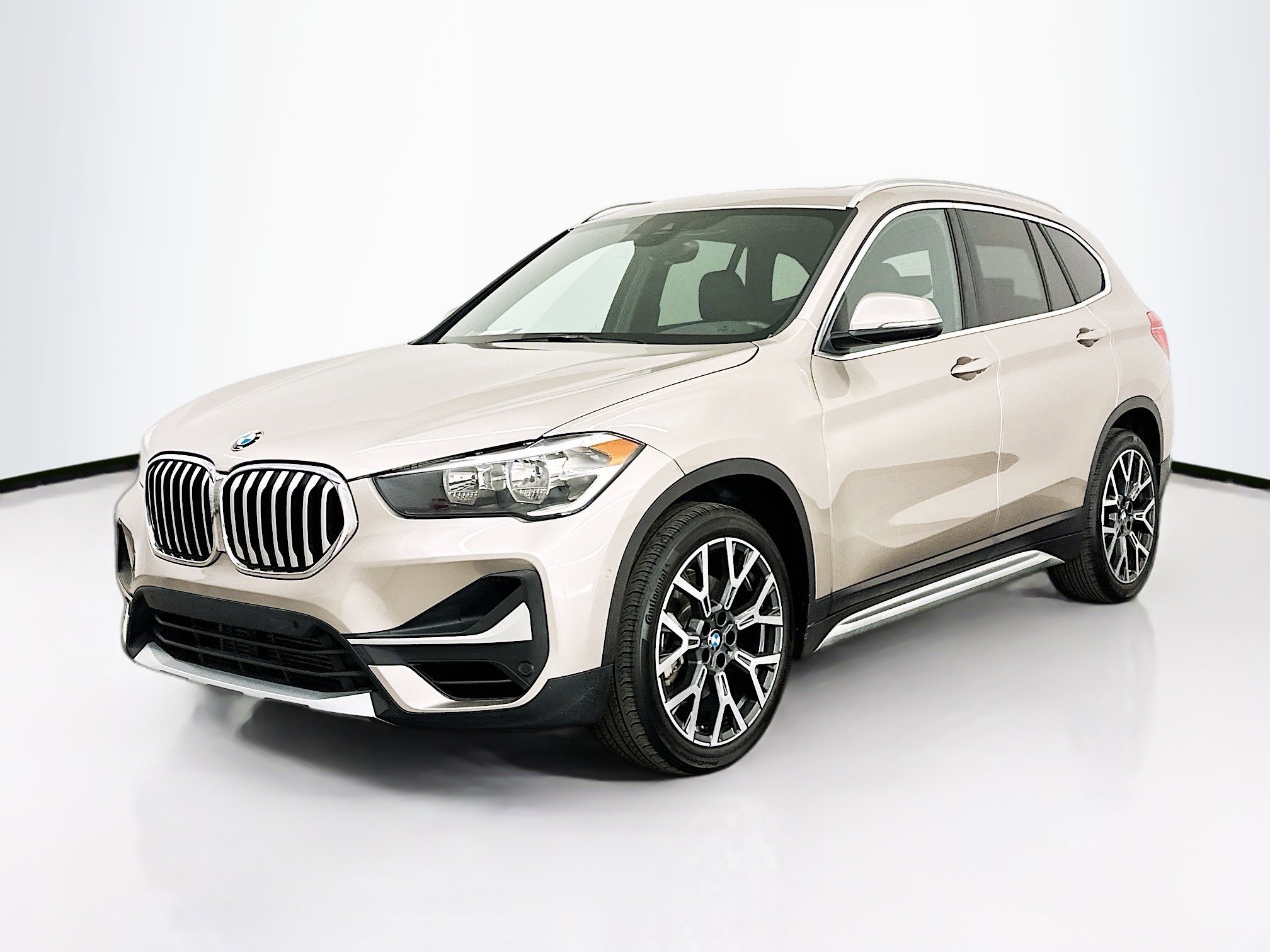 Used 2021 BMW X1 xDrive28i w/ Convenience Package image 3