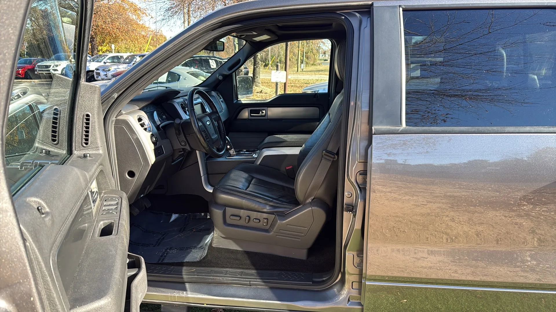 Used 2014 Ford F150 FX4 w/ Equipment Group 402A Luxury image 15