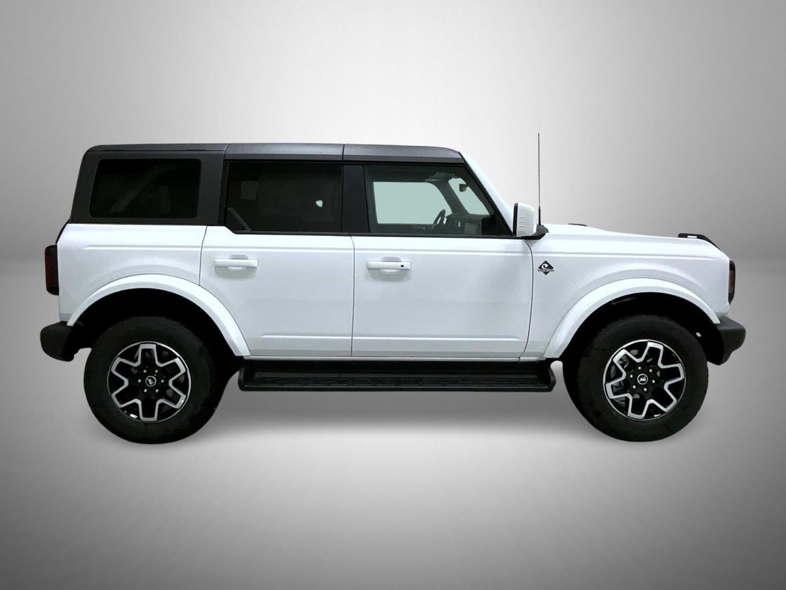 New 2025 Ford Bronco Outer Banks image 4