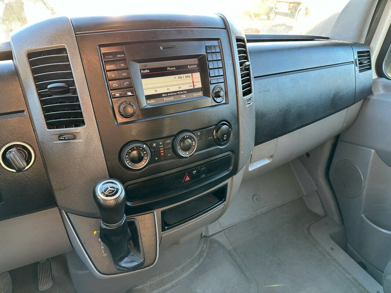 Used 2015 Mercedes-Benz Sprinter 3500 image 17