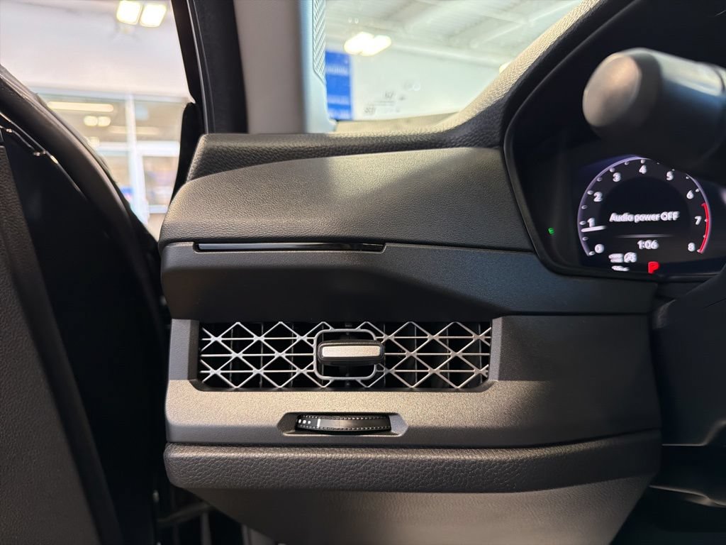 Certified 2025 Honda Accord SE image 21