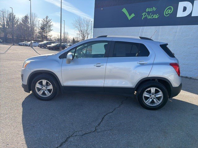 Used 2016 Chevrolet Trax LT w/ LT Convenience Package image 2