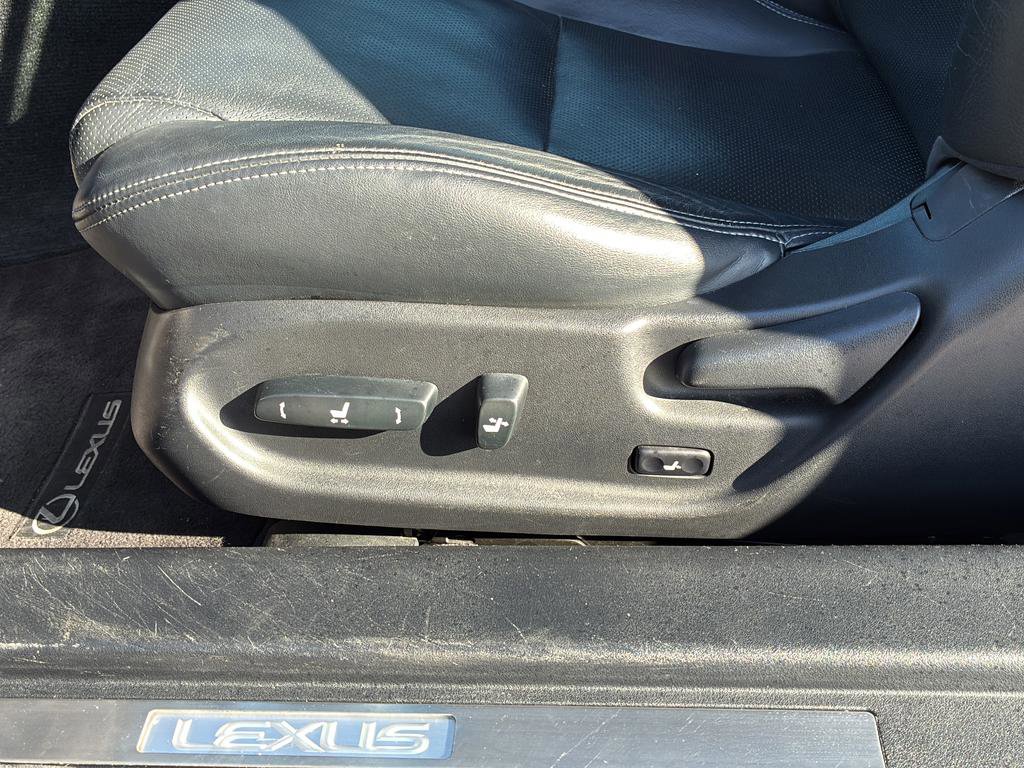 Used 2014 Lexus IS 250C w/ Luxury Package RWD image 16