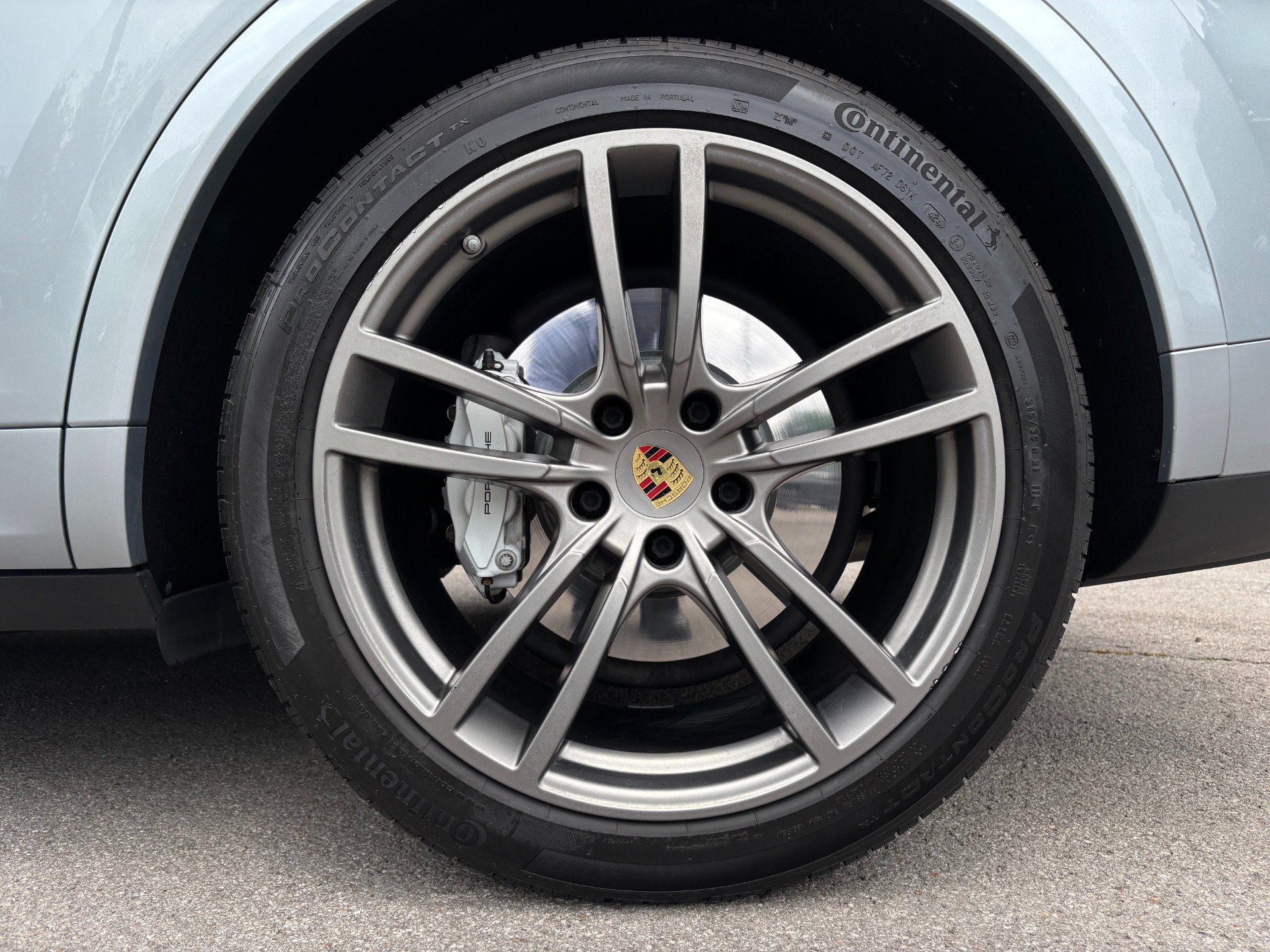 Used 2023 Porsche Cayenne Turbo AWD/4WD image 14