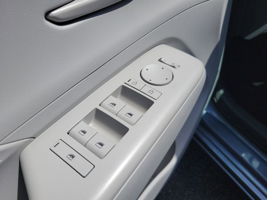 Certified 2024 Hyundai Kona SEL FWD image 19