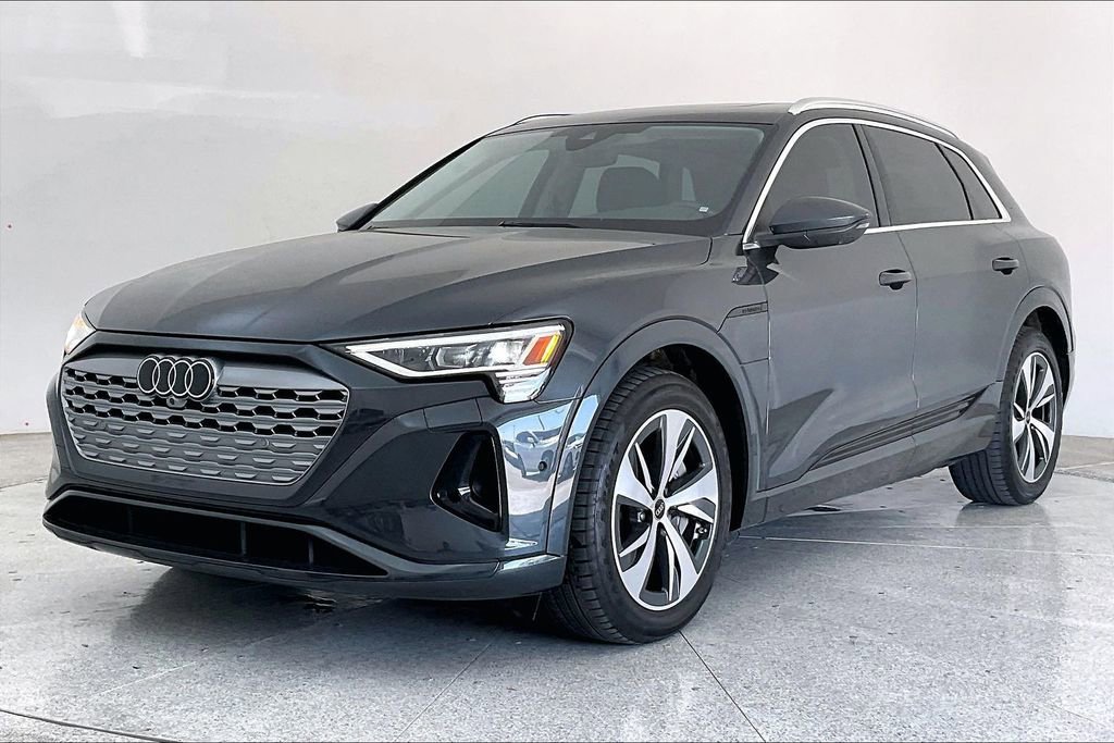 Used 2024 Audi Q8 e-tron Premium Plus w/ Premium Plus Package image 14