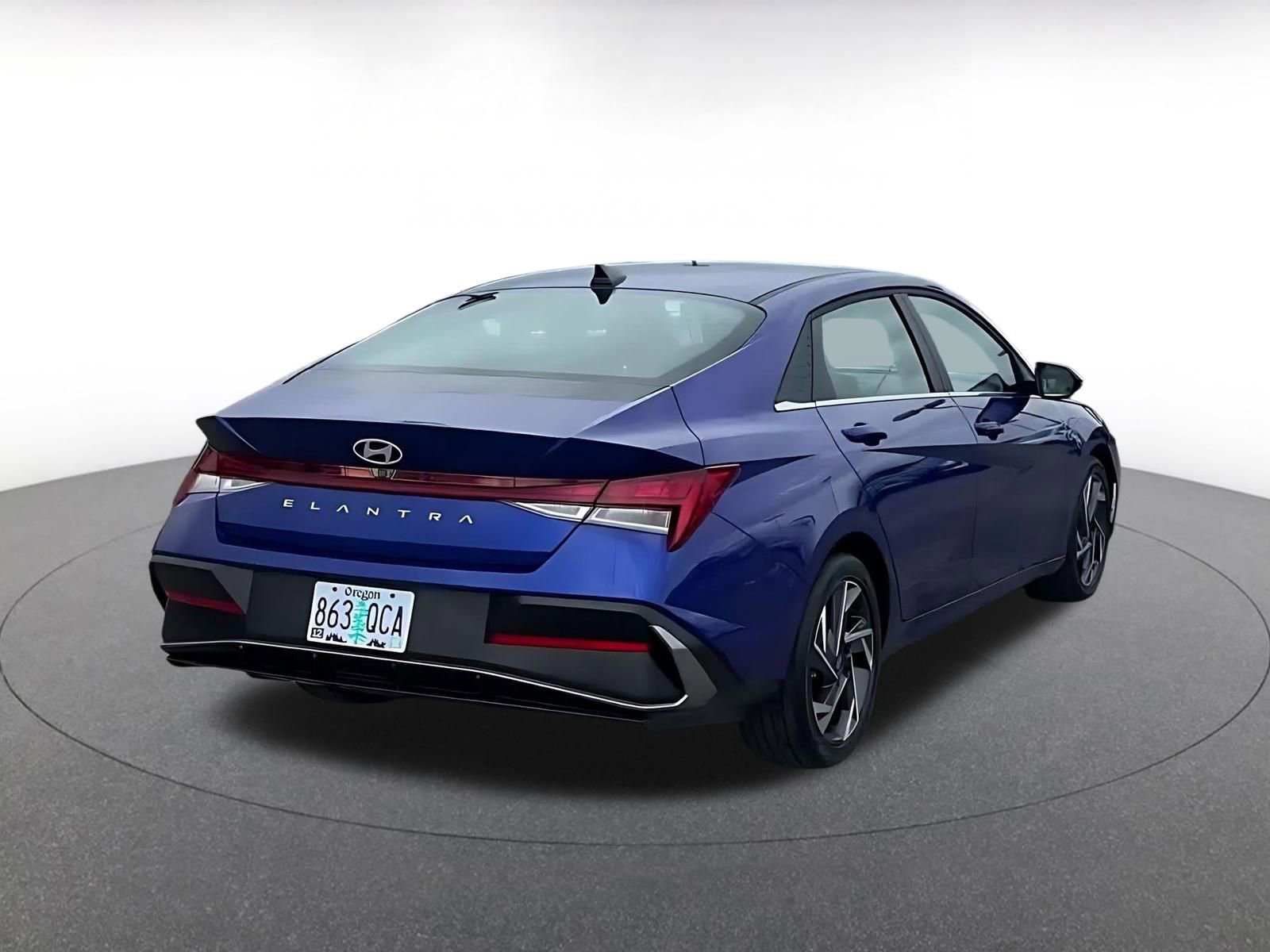 Used 2025 Hyundai Elantra SEL image 14