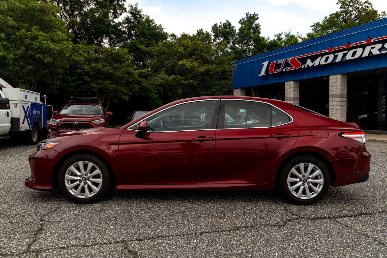 Used 2020 Toyota Camry LE image 3