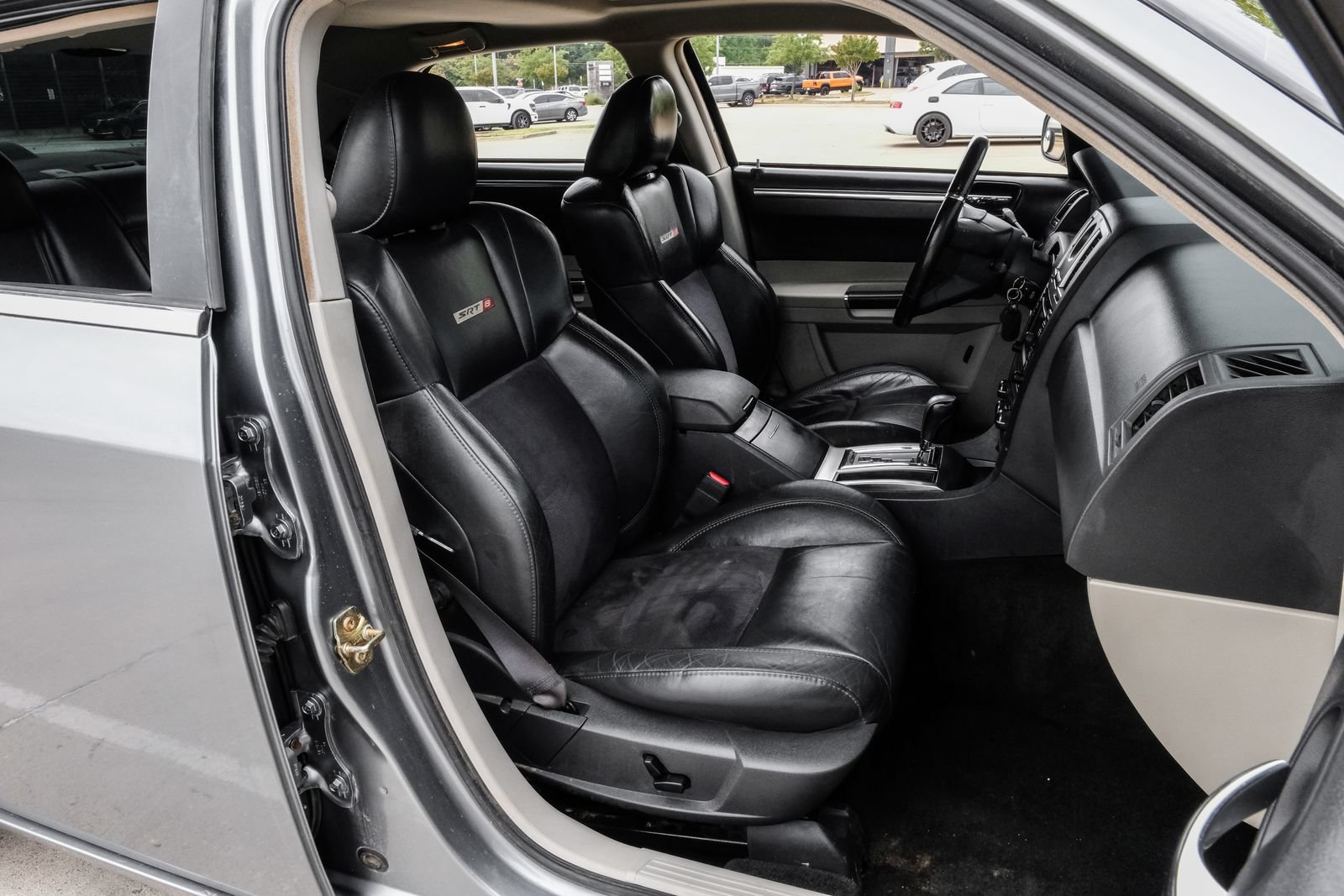 Used 2006 Chrysler 300 SRT8 w/ SRT Option Group II RWD image 32