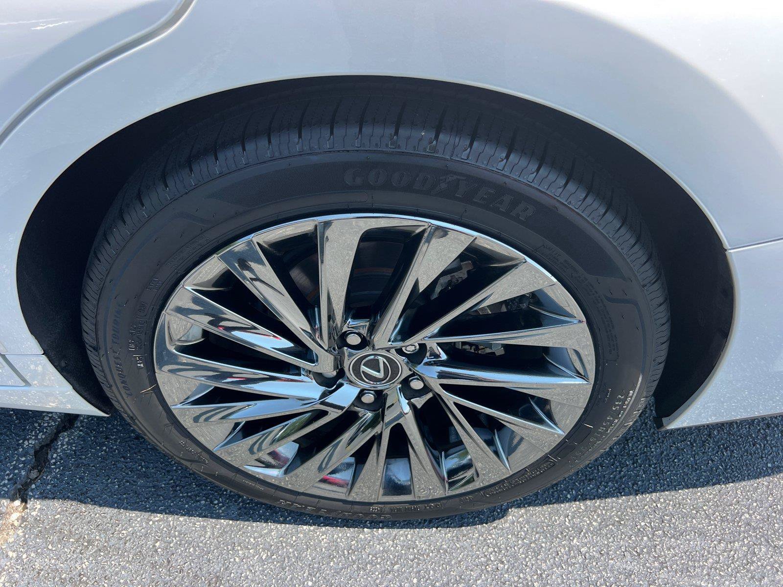 Certified 2024 Lexus ES 350 Ultra Luxury w/ Accessory Package (Z2) FWD image 20