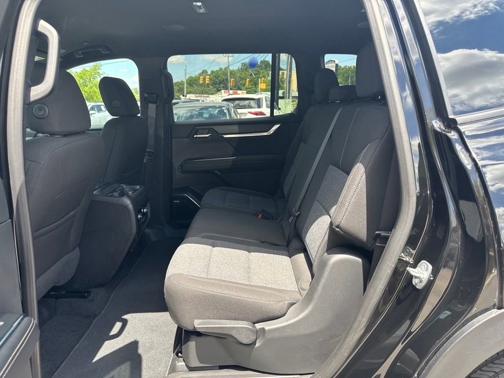 Used 2025 GMC Acadia Elevation FWD image 28