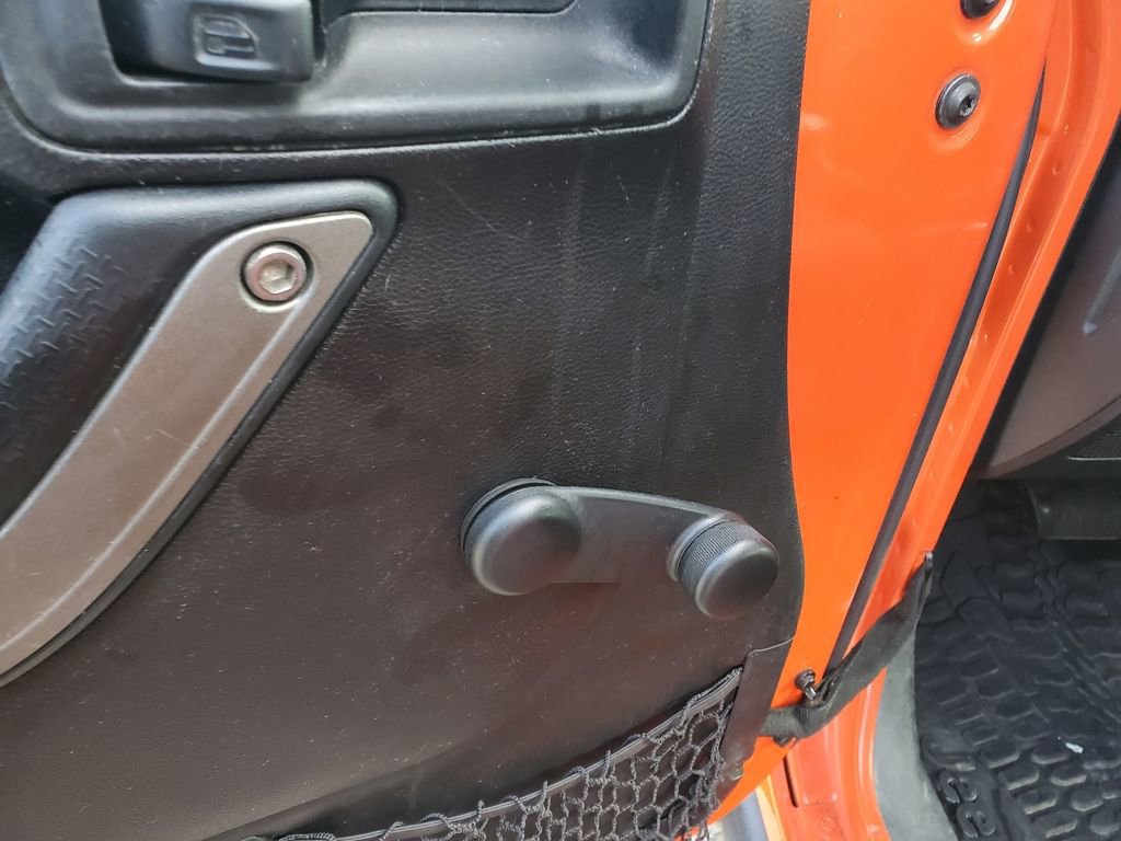 Used 2015 Jeep Wrangler Unlimited Sport w/ Connectivity Group image 15