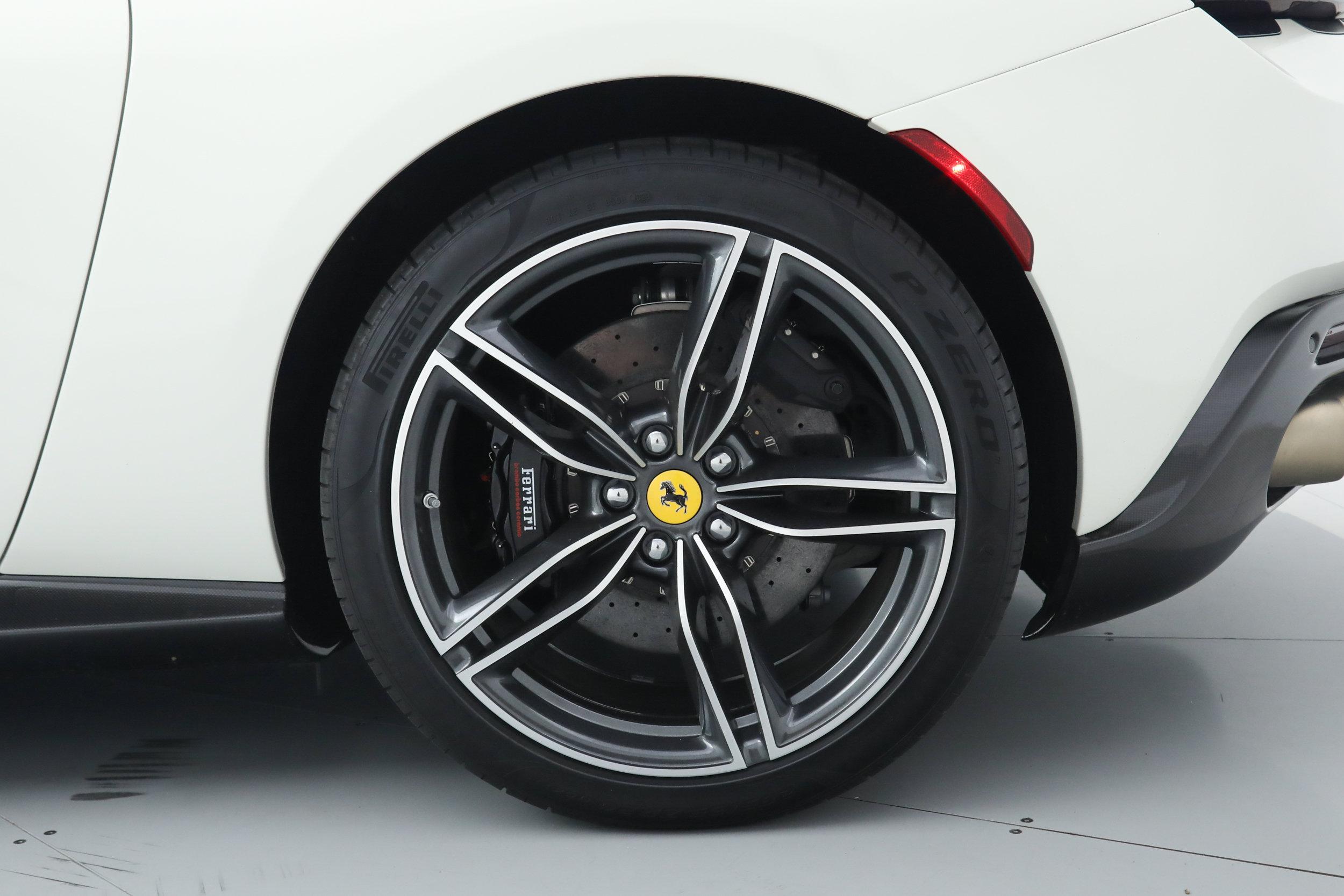 Certified 2024 Ferrari Roma Spider RWD image 44
