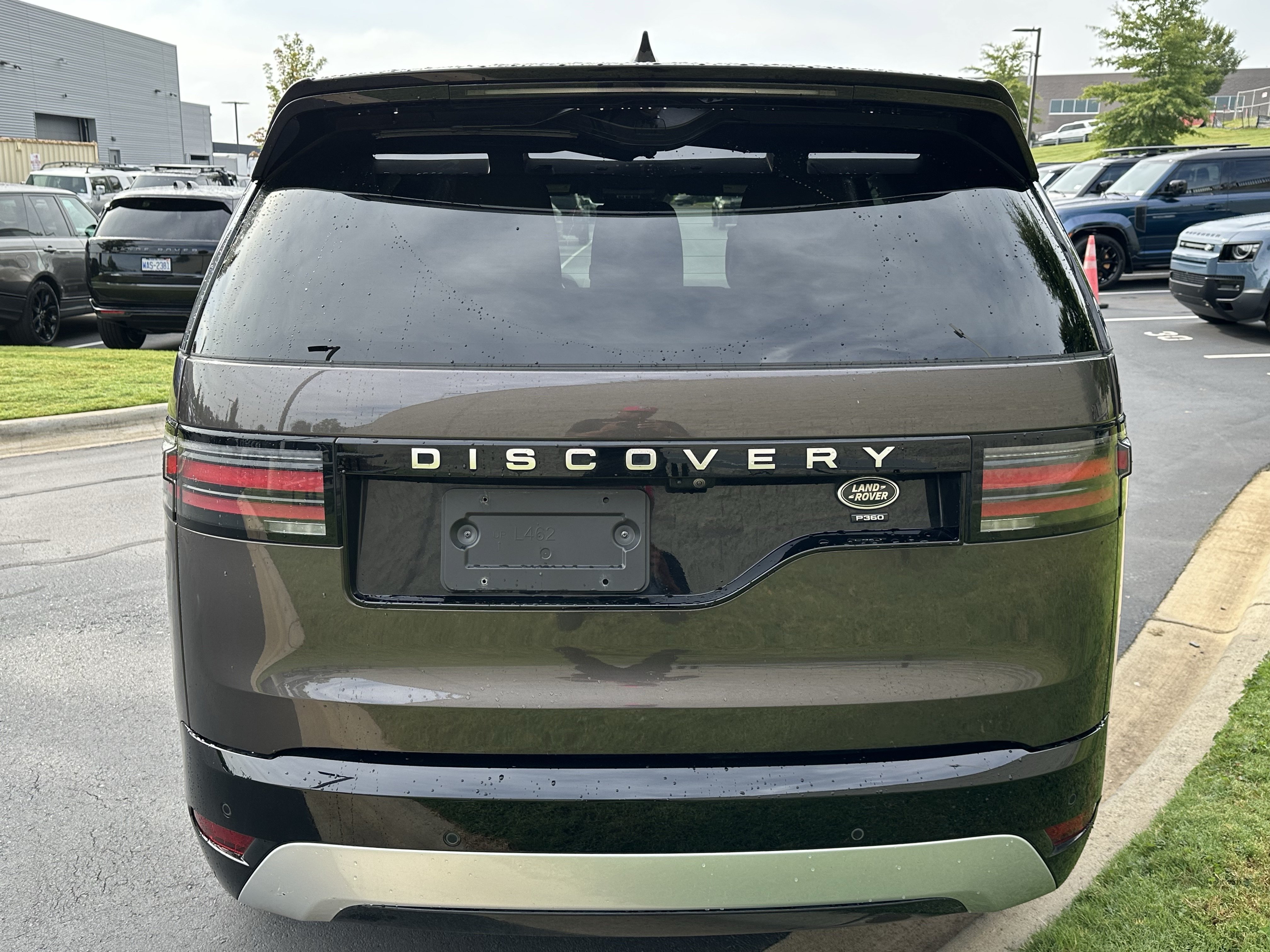 Certified 2023 Land Rover Discovery Metropolitan Edition AWD/4WD image 6