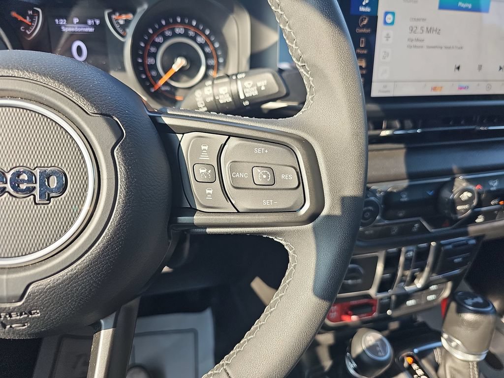 Used 2025 Jeep Wrangler Unlimited Sport AWD/4WD image 17