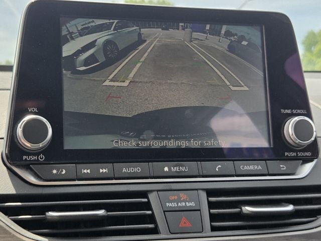 Used 2025 Nissan Altima 2.5 SV FWD image 21