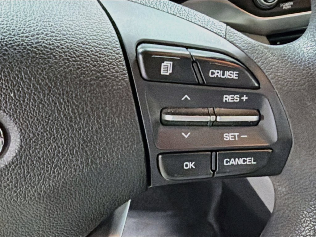 Used 2020 Hyundai Elantra SE FWD image 26