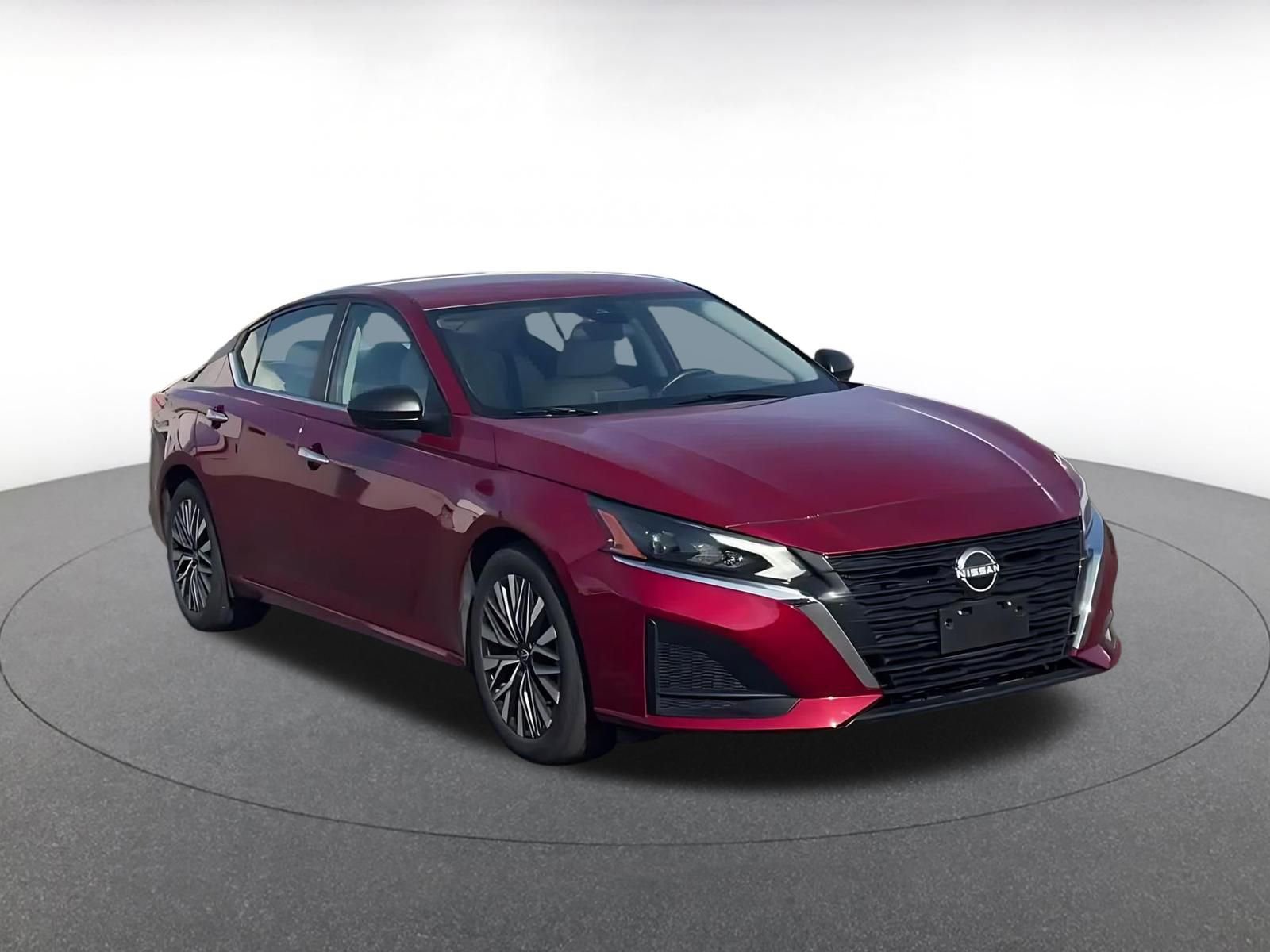 Used 2025 Nissan Altima 2.5 SV FWD image 3