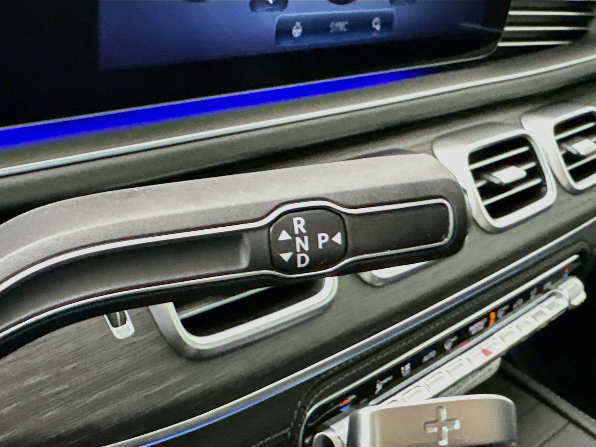 New 2026 Mercedes-Benz GLS 580 4MATIC image 18
