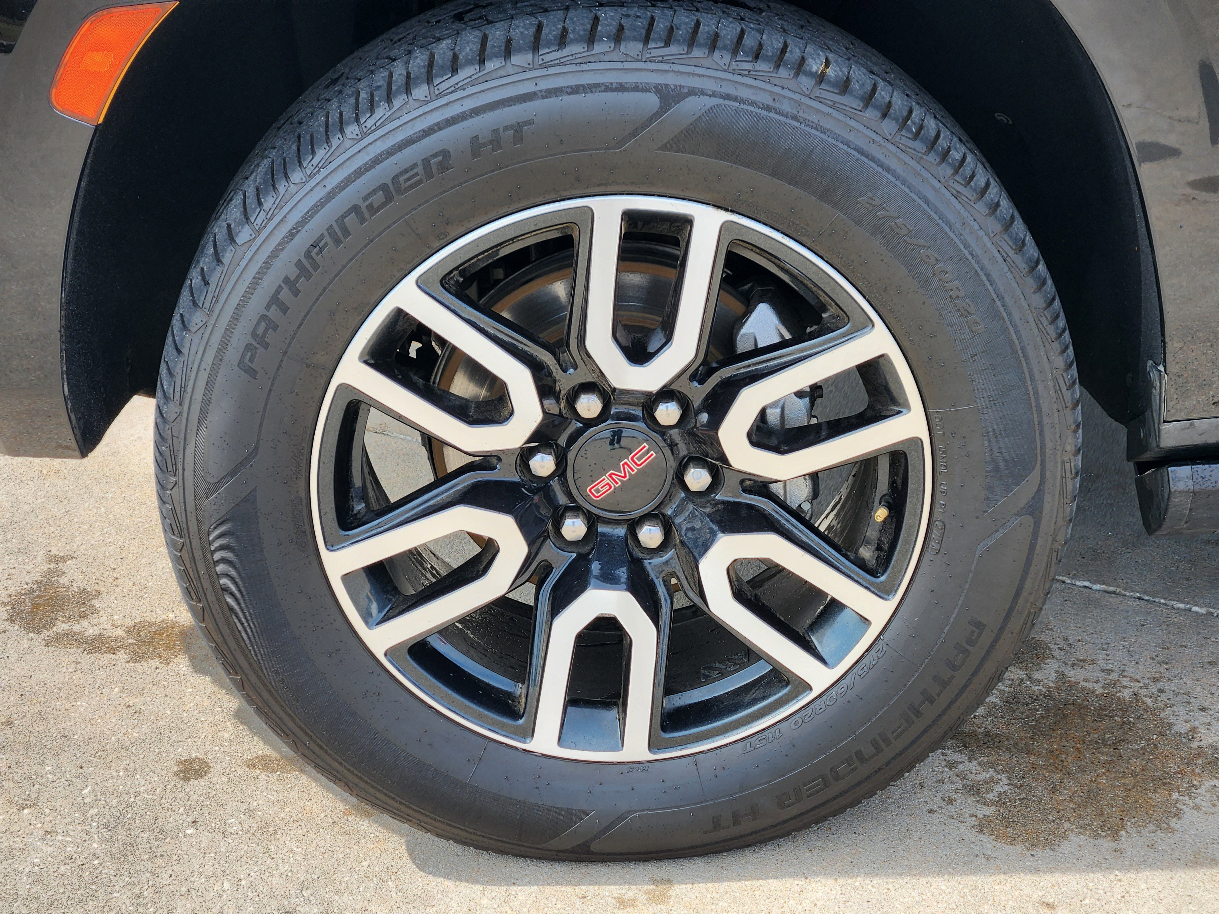 Used 2021 GMC Yukon AT4 w/ AT4 Premium Package image 12