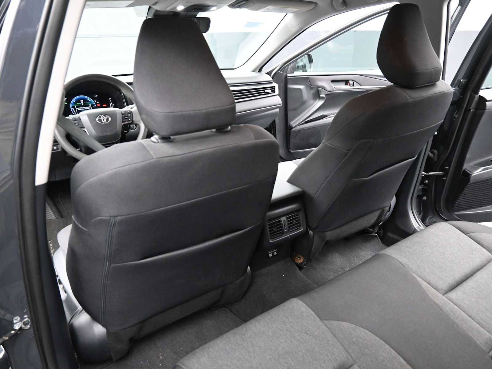 Used 2025 Toyota Camry LE w/ Convenience Package FWD image 18