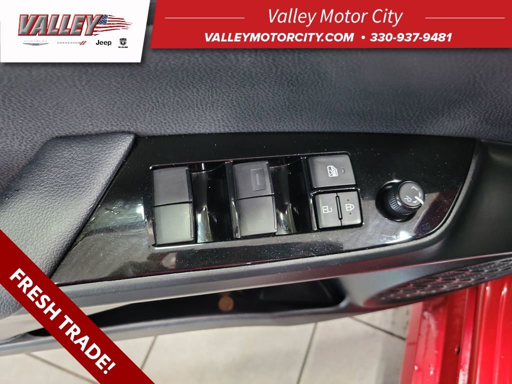 Used 2022 Toyota Prius LE image 27