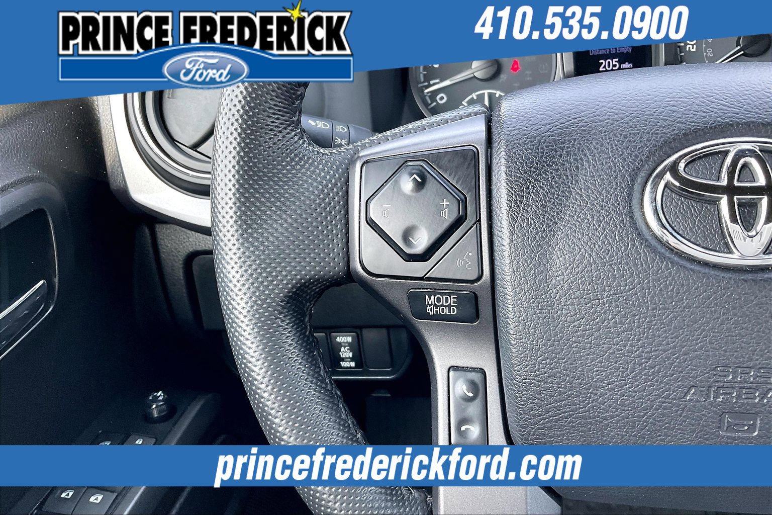 Used 2022 Toyota Tacoma TRD Sport w/ Technology Package image 18