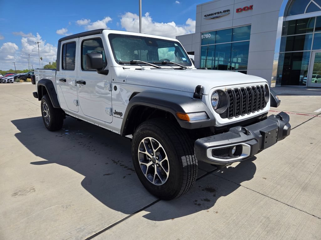 Used 2025 Jeep Gladiator Sport AWD/4WD image 1