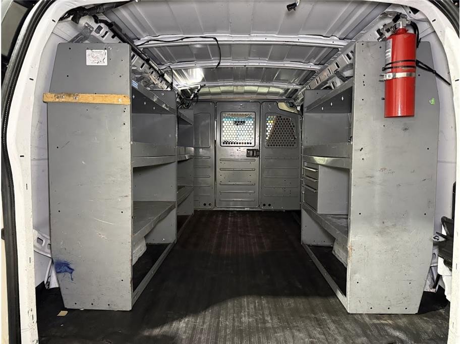 Used 2017 Chevrolet Express 2500 image 15
