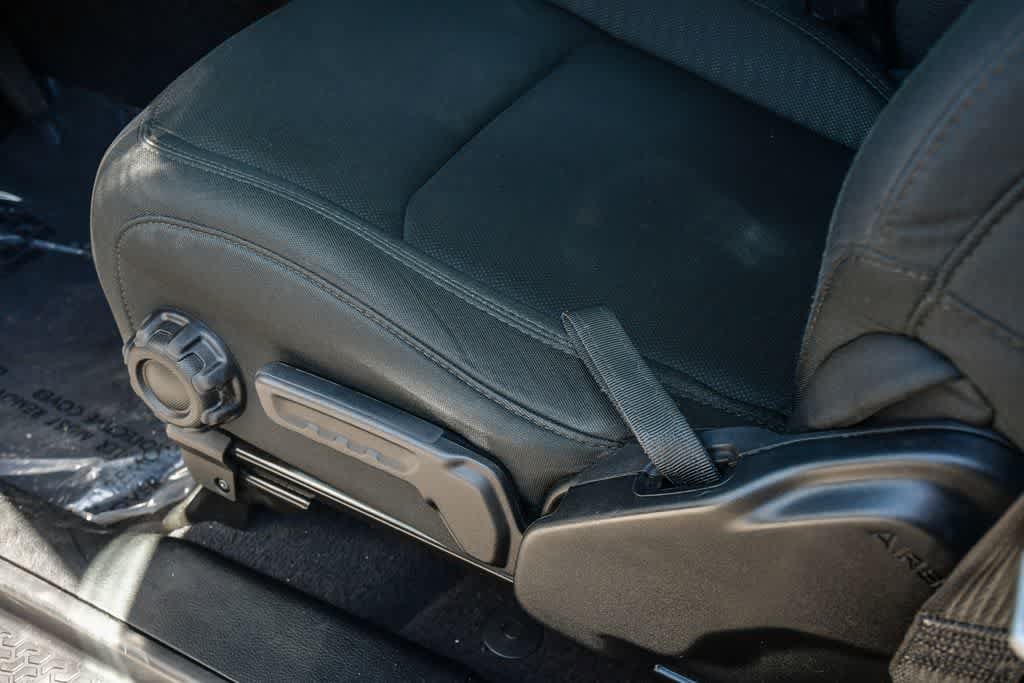 Used 2020 Jeep Wrangler Sport AWD/4WD image 27