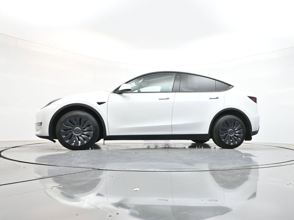 Used 2023 Tesla Model Y Long Range AWD/4WD image 32