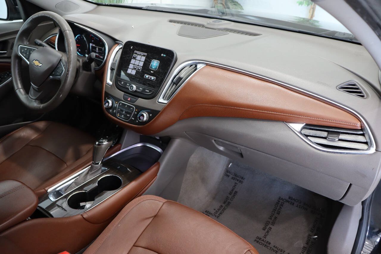 Used 2018 Chevrolet Malibu Premier w/ Premier Sun and Wheel Package FWD image 9