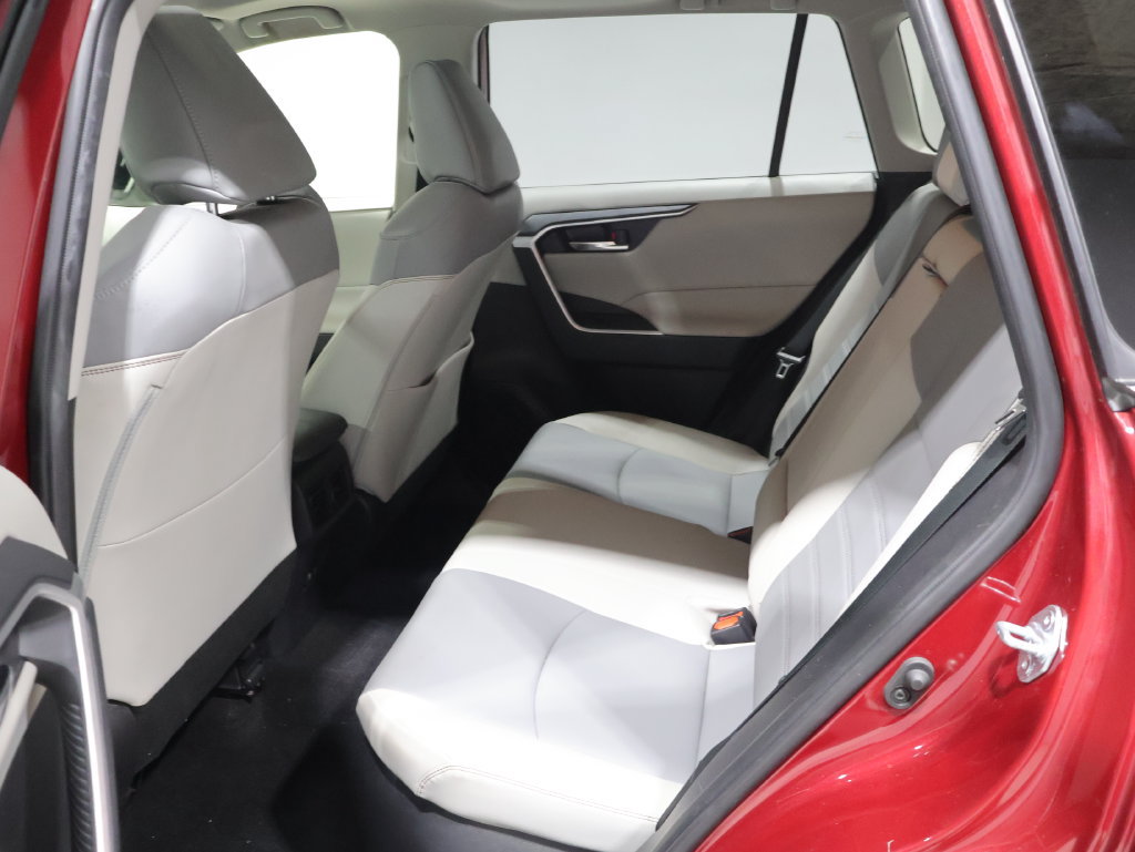 Used 2021 Toyota RAV4 XLE Premium AWD/4WD image 19