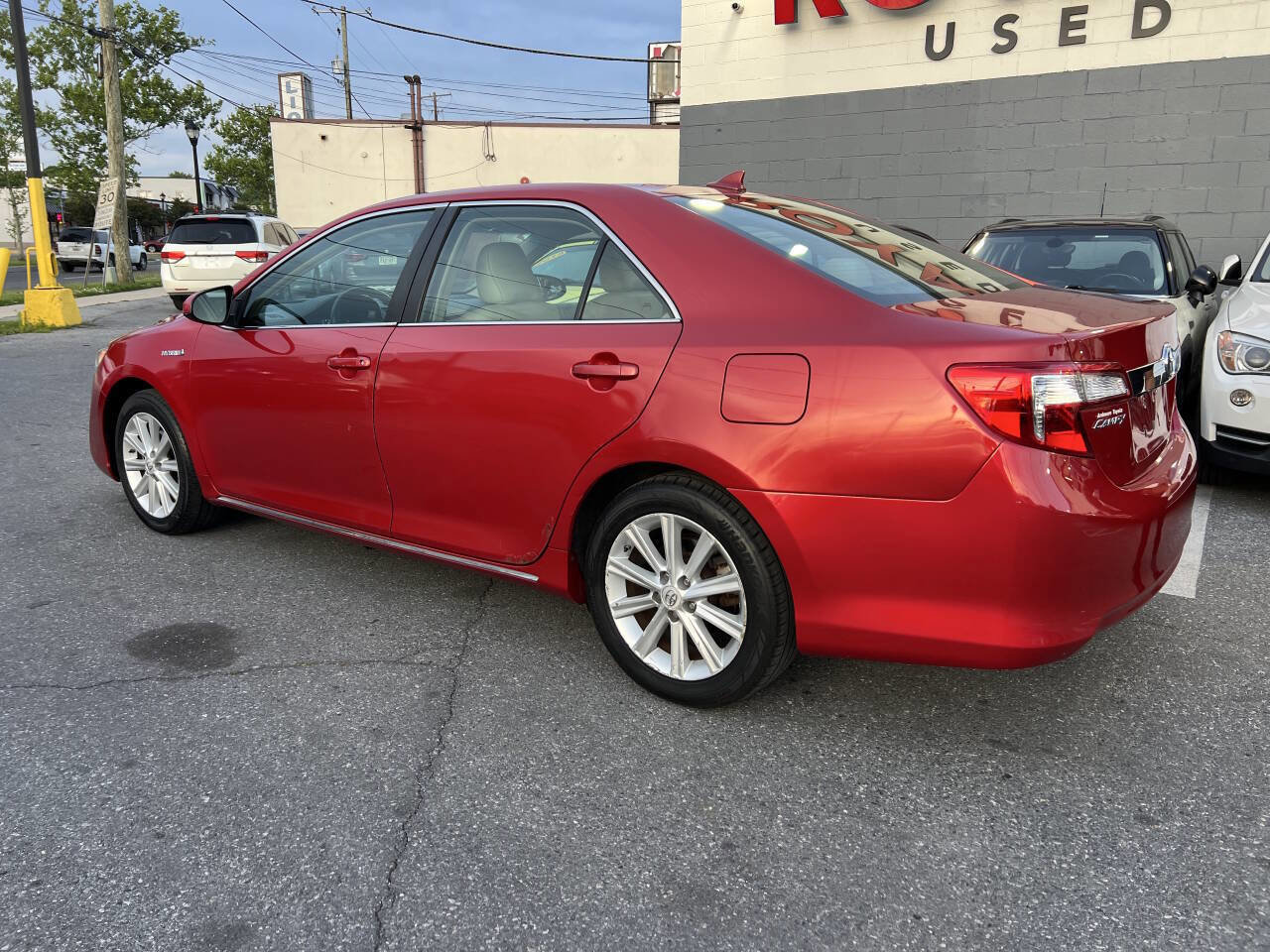 Used 2012 Toyota Camry XLE w/ Leather Pkg FWD image 12