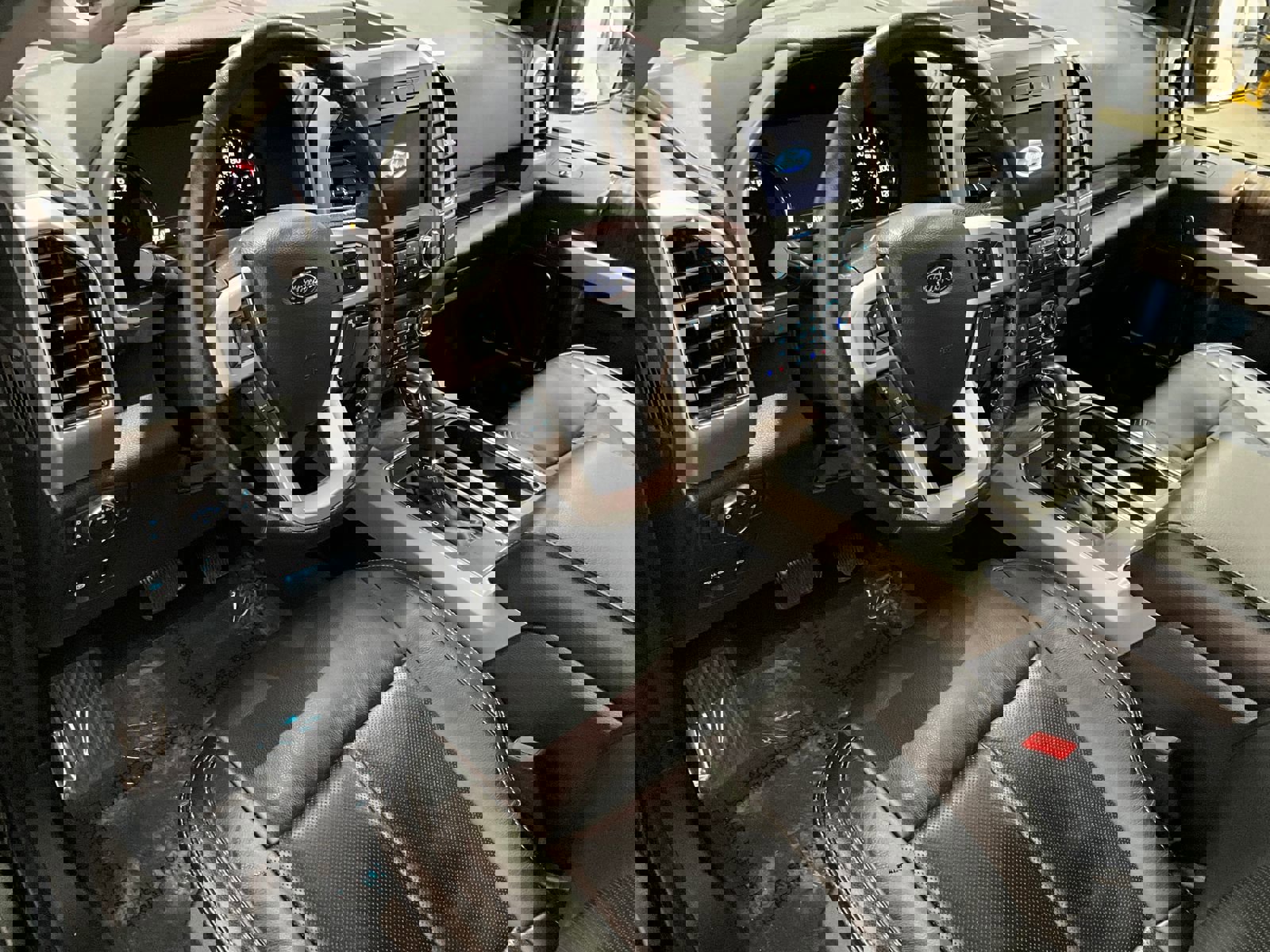 Used 2019 Ford F150 Lariat image 13