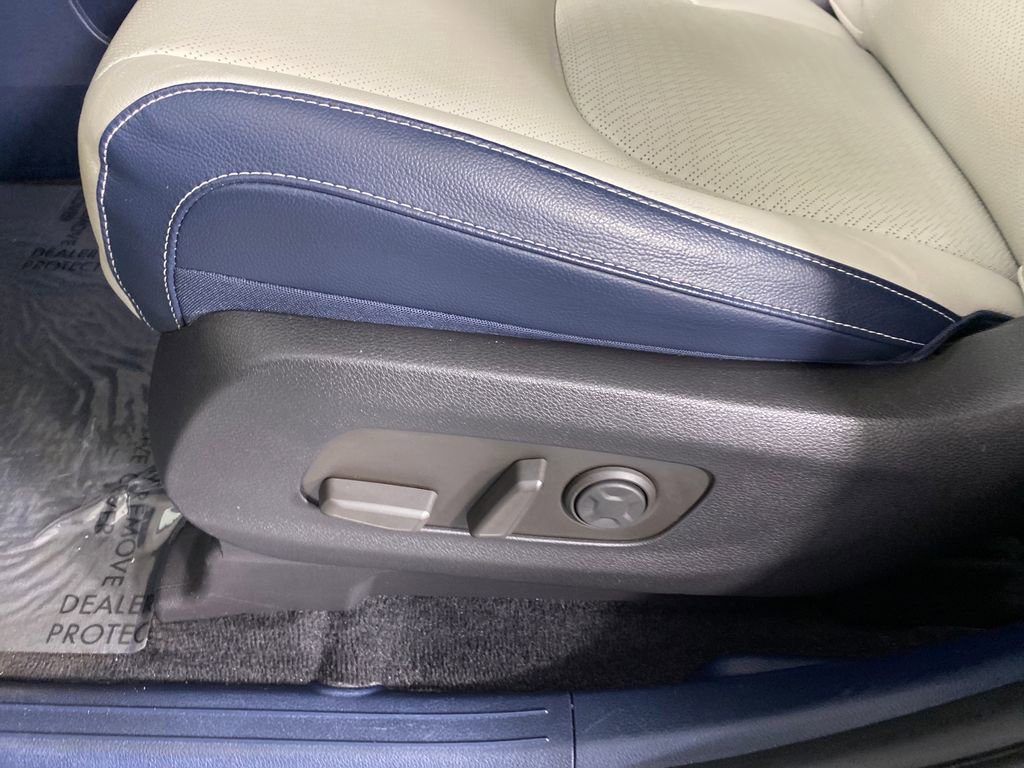 Used 2025 Kia Carnival SX Prestige image 8