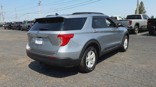 Used 2022 Ford Explorer XLT image 8