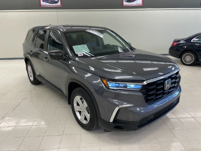 Used 2024 Honda Pilot LX image 1