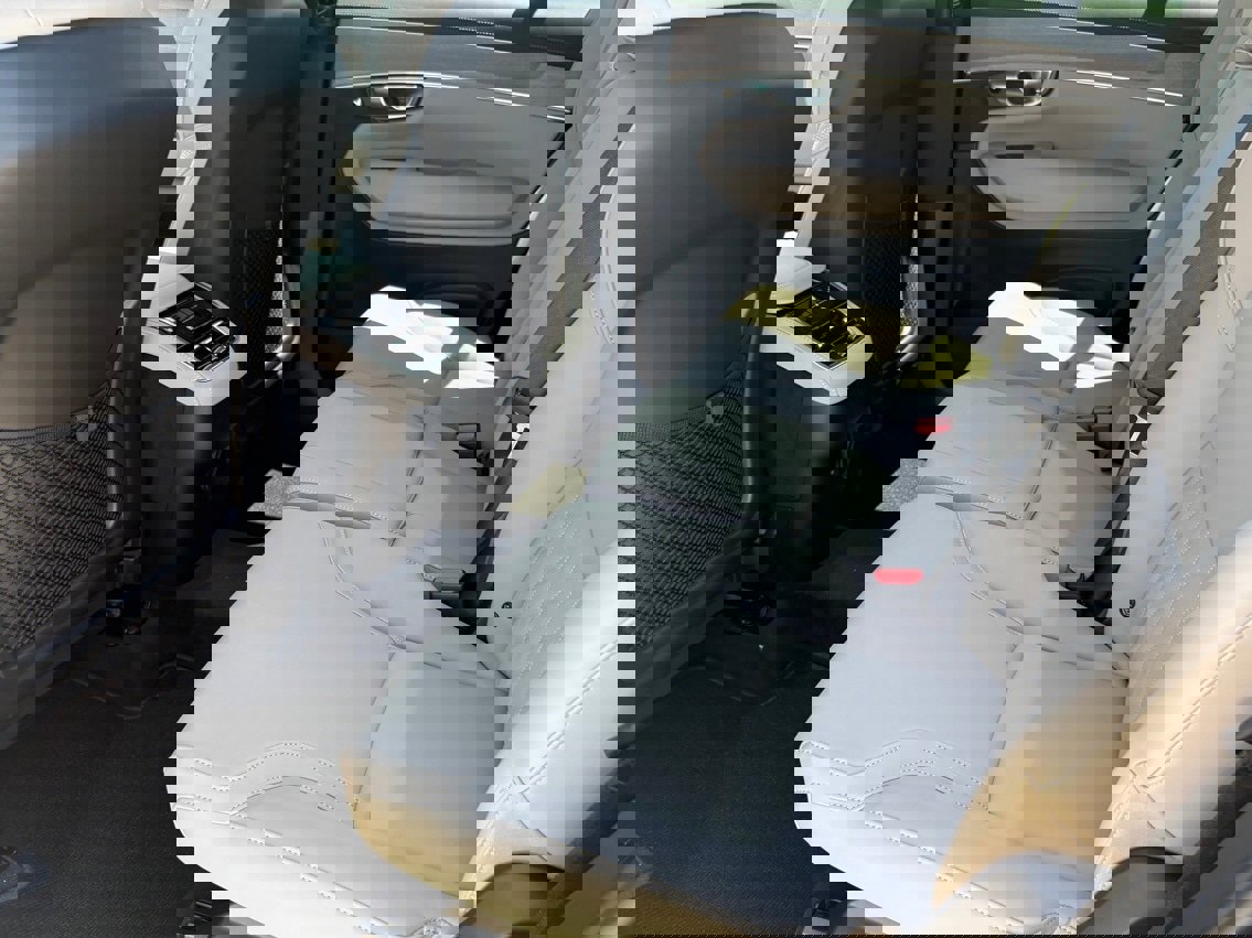 New 2026 Volvo XC90 B6 Plus w/ Protection Package Premier image 22