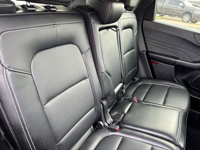 Used 2025 Ford Escape Platinum AWD/4WD image 21