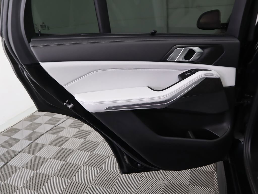 Certified 2023 BMW X5 xDrive40i w/ Executive Package image 27